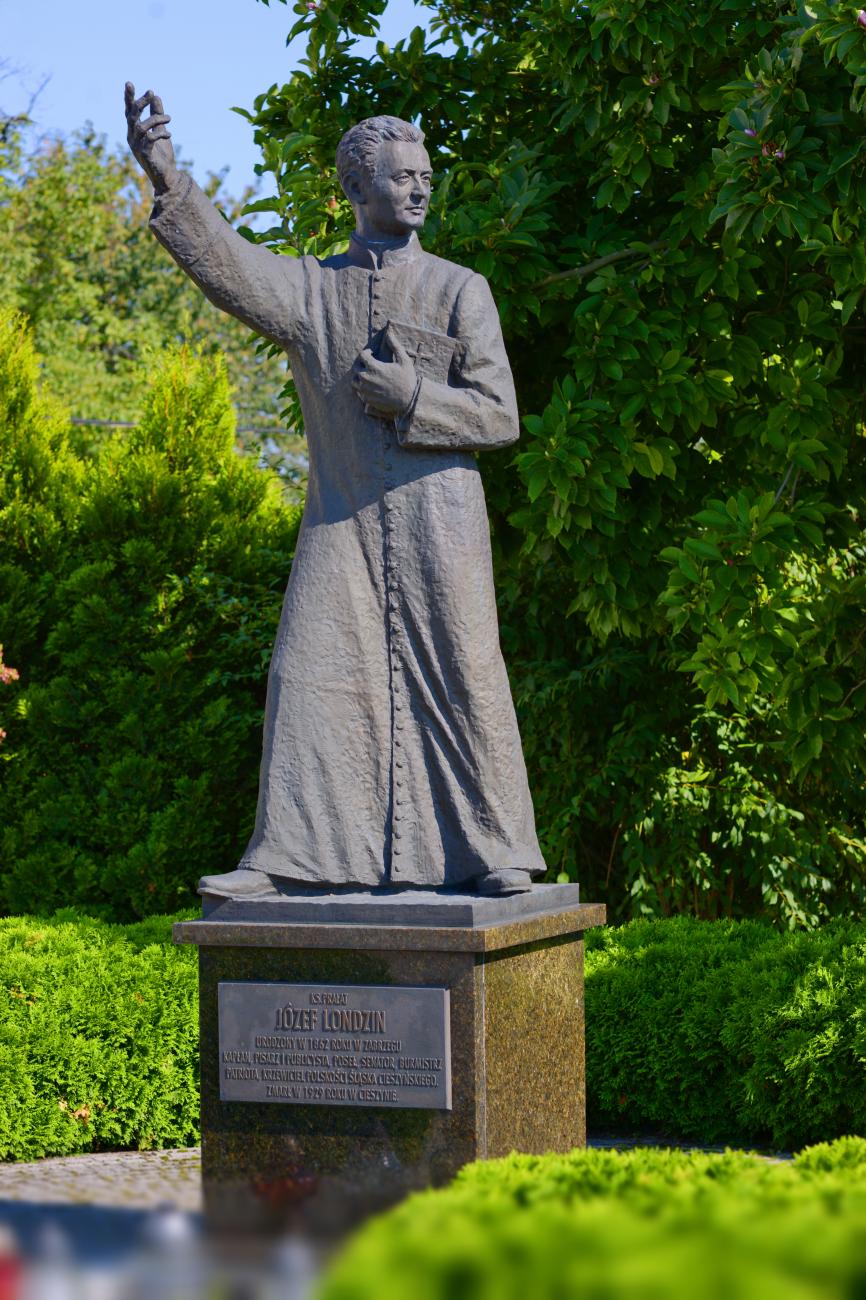 Pomnik księdza prałata Londzina