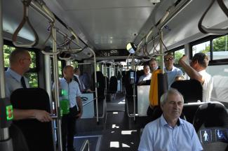 Zdjęcie z wnętrza jadącego autobusu