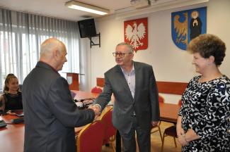 Sekretarz Miasta gratuluje Zdzisławowi Nowrotkowi
