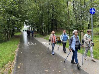 Marsz nordic walking z Gminną Radą Seniorów
