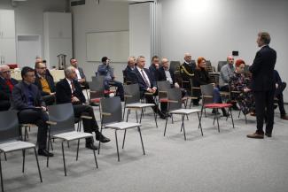 Burmistrz Marian Błachut przemawia do członków Rady Ekspertów ds. Opracowania Strategii Rozwoju Gminy Czechowice-Dziedzice do 2030 roku