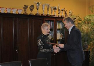 Burmistrz Czechowic-Dziedzic gratuluje Renacie Gabryś